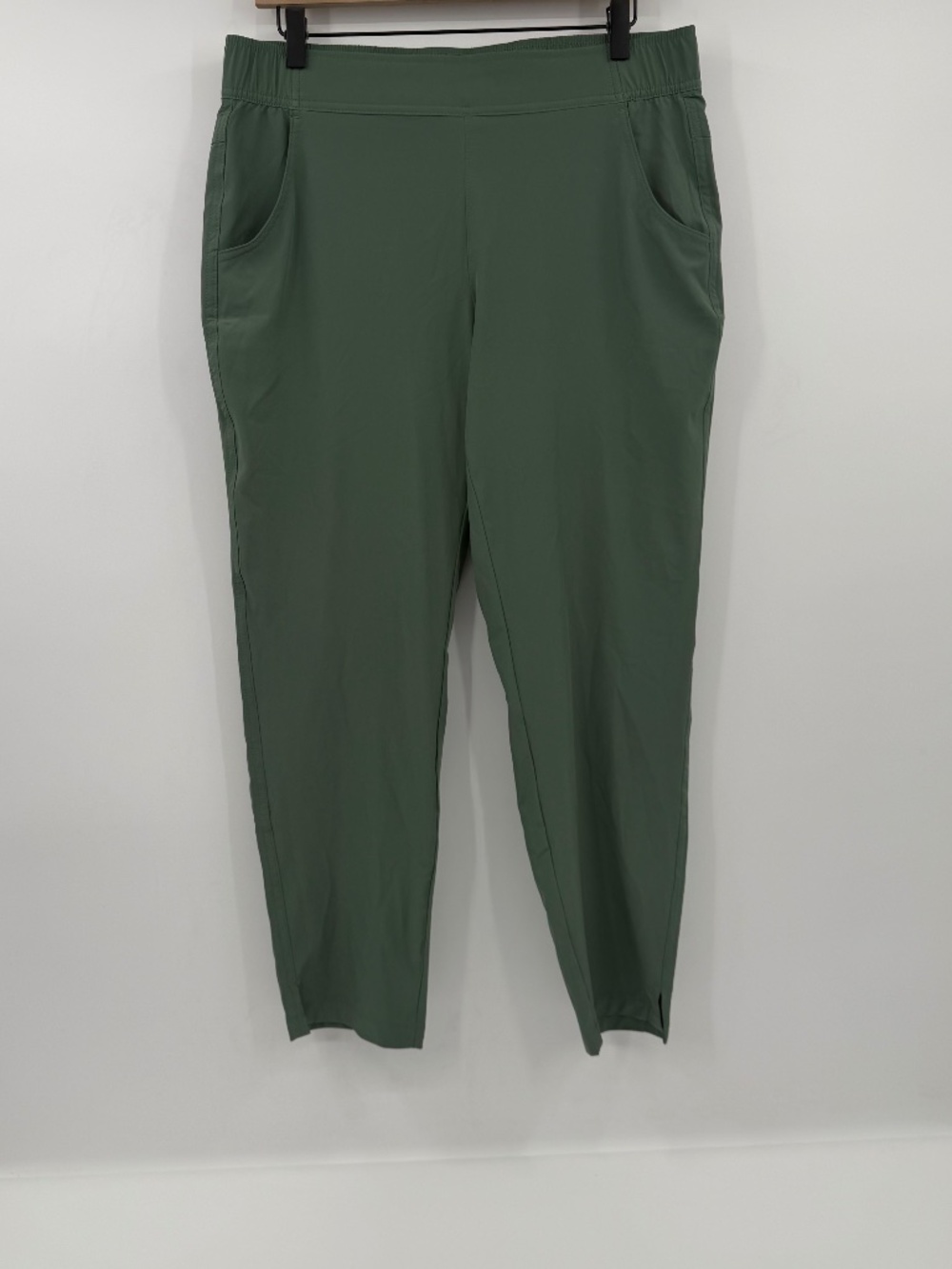 Eddie Bauer Traveler Ankle Pants Women Medium Green Lightweight Pull On
